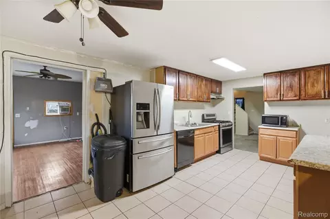 9274 Chamberlain St, Romulus, MI 48174 photo 4