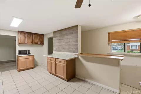 9274 Chamberlain St, Romulus, MI 48174 photo 5