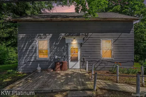 5918 Jeddo Rd, Grant, MI 48032