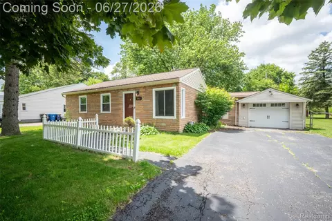 2347 Pauline Dr, Waterford, MI 48329