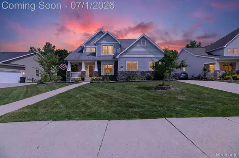 4185 Oak St, Grand Blanc, MI 48439