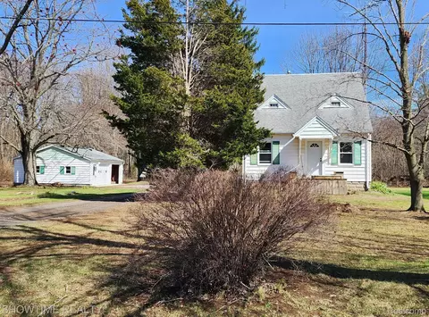 2970 Range Rd, Port Huron, MI 48060