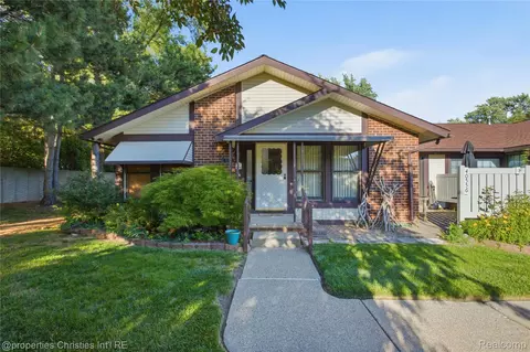 40556 Newport Dr, Plymouth, MI 48170