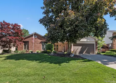 1662 Sumac Dr, Rochester Hills, MI 48309