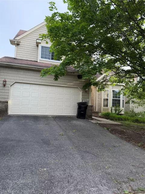 35285 Pennington Dr, Farmington Hills, MI 48335