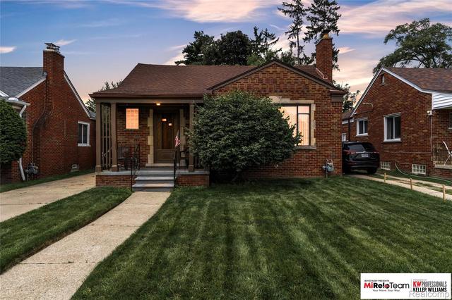 17585 Whitcomb St, Detroit, MI 48235
