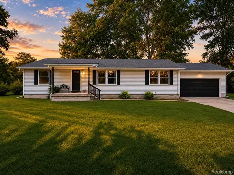 13129 Evelyn Ct, Van Buren, MI 48111