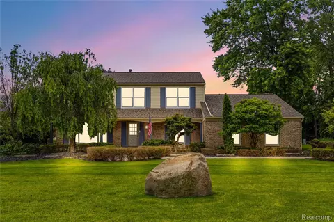 3495 Macnichol Trl, West Bloomfield, MI 48323