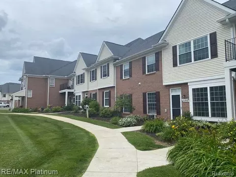 1105 S Rial Lake Dr #45, Howell, MI 48843