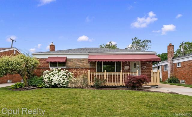 7799 Gary Ave, Westland, MI 48185