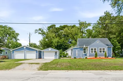 2007 Hancock St, Port Huron, MI 48060