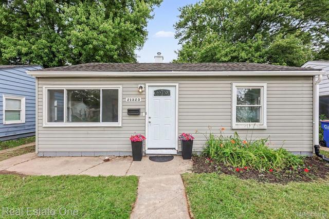21323 La Salle Blvd, Warren, MI 48089