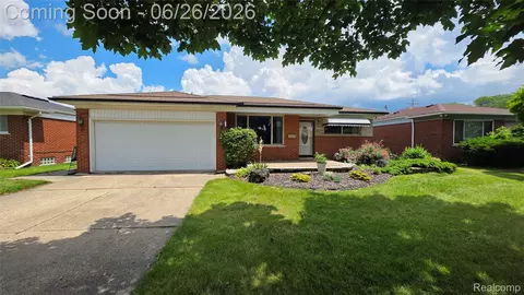 29120 Dover Ave, Warren, MI 48088