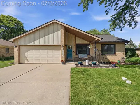 40368 Village Wood Rd, Novi, MI 48375