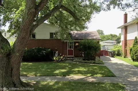 9782 William St, Taylor, MI 48180