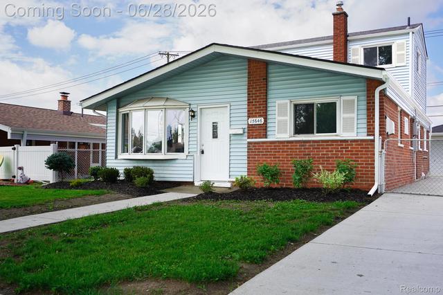 15646 Selwyn St, Southgate, MI 48195