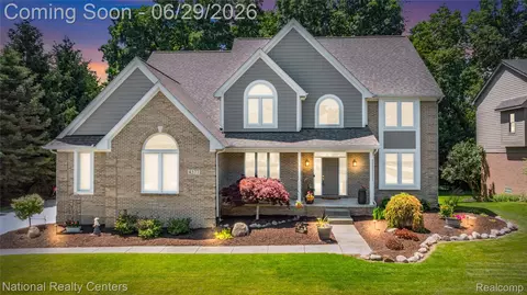 4577 Darlene Dr, Commerce, MI 48382