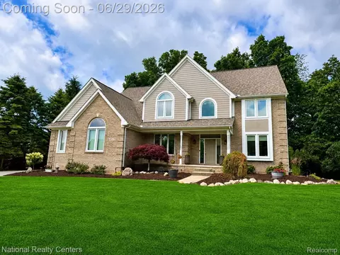 4577 Darlene Dr, Commerce, MI 48382