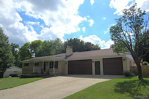 52477 Pappy Ln, Shelby Township, MI 48316