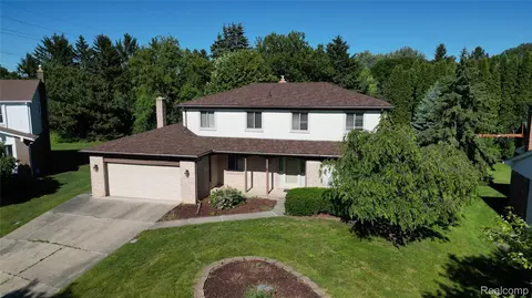 16966 White Haven Dr, Northville, MI 48168