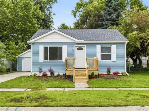 1320 White St, Port Huron, MI 48060