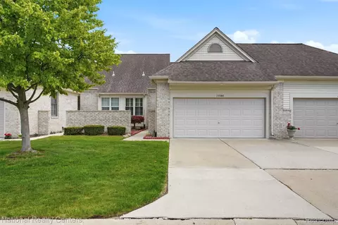 13500 Wyndemere Cir, Sterling Heights, MI 48313