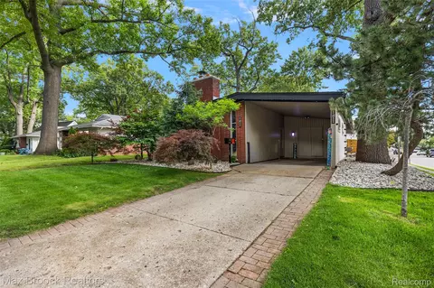 1411 W Farnum Ave, Royal Oak, MI 48067