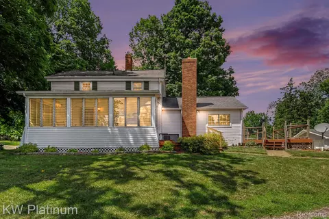 581 S Main St, Vermontville, MI 49096