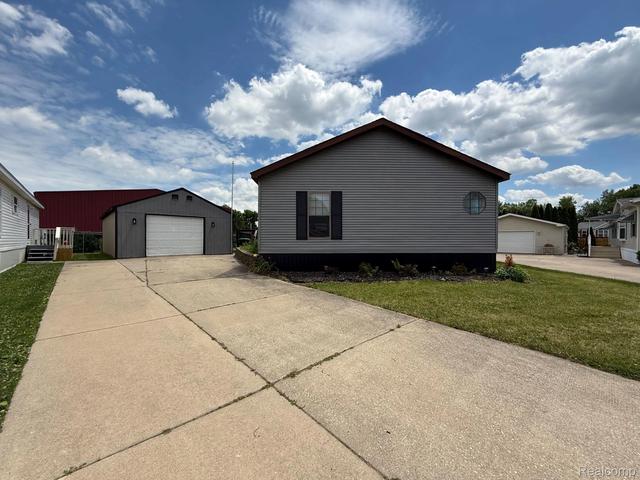 6255 Telegraph Rd #214, Bedford, MI 48133