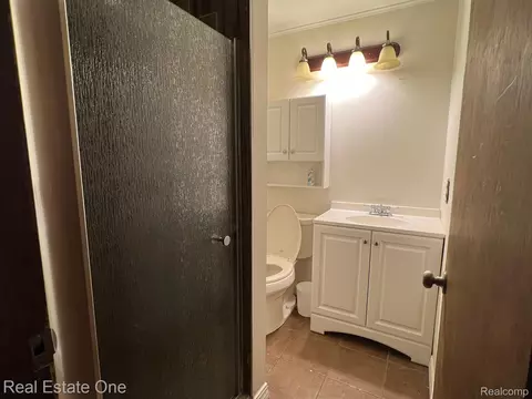 Bath - 50590 Card Rd, Macomb, MI 48044 photo 2 of 3