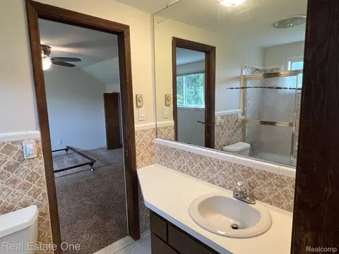 Bath - 50590 Card Rd, Macomb, MI 48044 photo 3 of 3