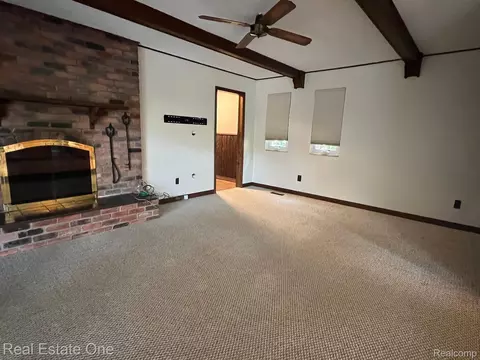 Living - 50590 Card Rd, Macomb, MI 48044 photo 3 of 4