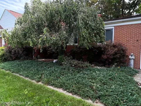 Exterior - 50590 Card Rd, Macomb, MI 48044 photo 5 of 8