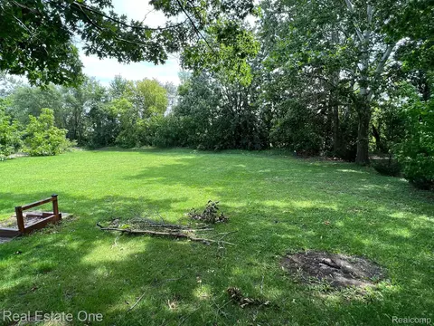 Exterior - 50590 Card Rd, Macomb, MI 48044 photo 6 of 8