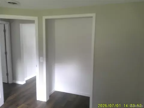 Entry Way - 3490 Beveridge Rd, Flint, MI 48532 photo 1 of 2