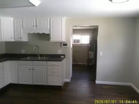 Entry Way - 3490 Beveridge Rd, Flint, MI 48532 photo 2 of 2