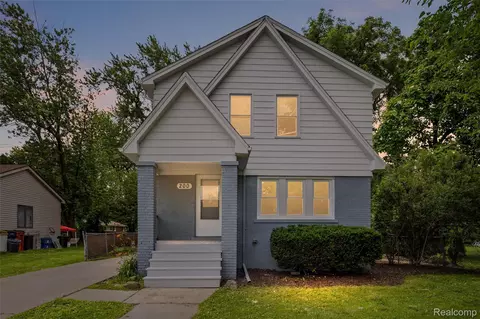 200 Alice Ave, Bloomfield Hills, MI 48302