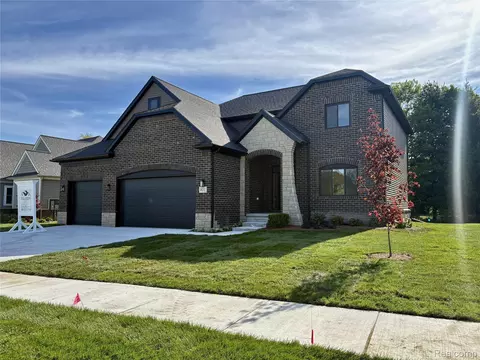 49241 London Bridge Dr, Macomb, MI 48042