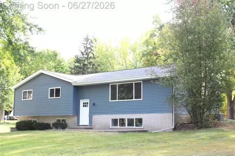 6342 Restwood Dr, Linden, MI 48451