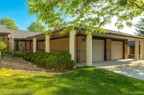 969 Wexford Way, Rochester Hills, MI 48307