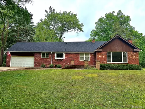 24567 Westmoreland Dr, Farmington Hills, MI 48336