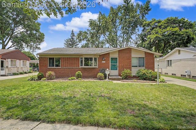 42519 Applecreek Dr, Plymouth, MI 48170