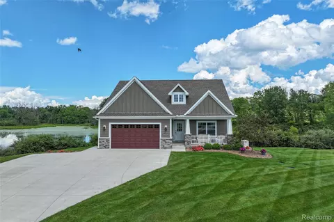 4800 Chestnut Springs Dr, Genoa, MI 48843