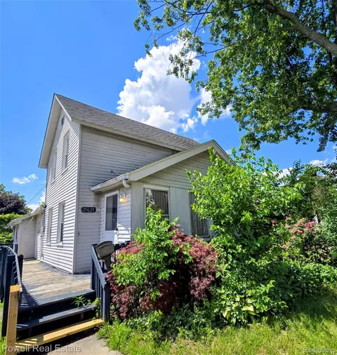 25621 Send St, Roseville, MI 48066