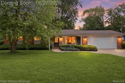 2964 Wallsend Dr, Waterford, MI 48329