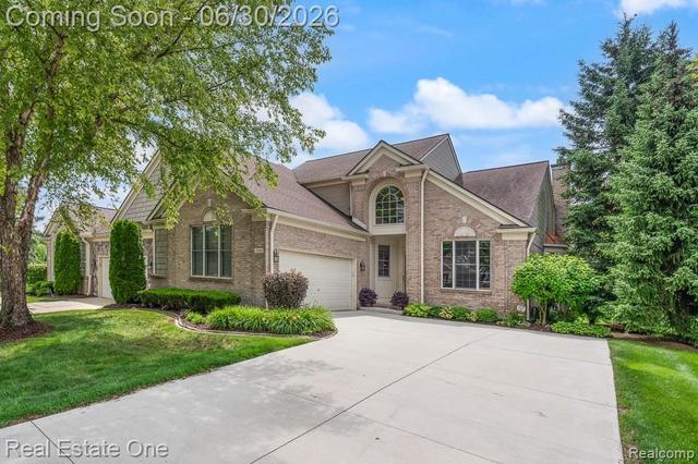 1904 Dunham Dr #12, Rochester, MI 48306