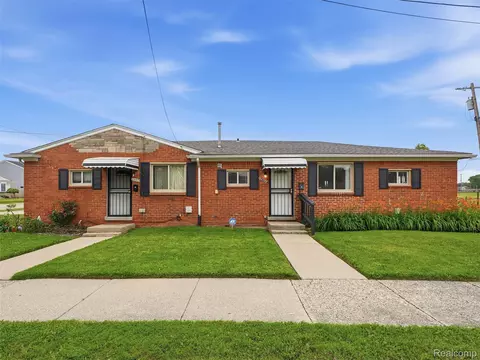 18844 Marquette St, Roseville, MI 48066