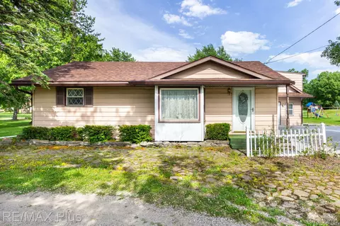3350 N Belsay Rd E, Flint, MI 48506