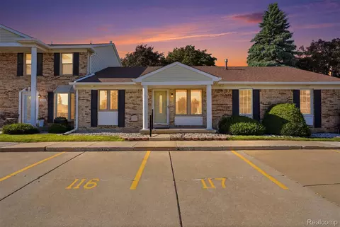 18160 Raleigh Square Dr, Southgate, MI 48195