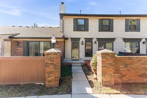 41009 Southwind Dr, Canton, MI 48188